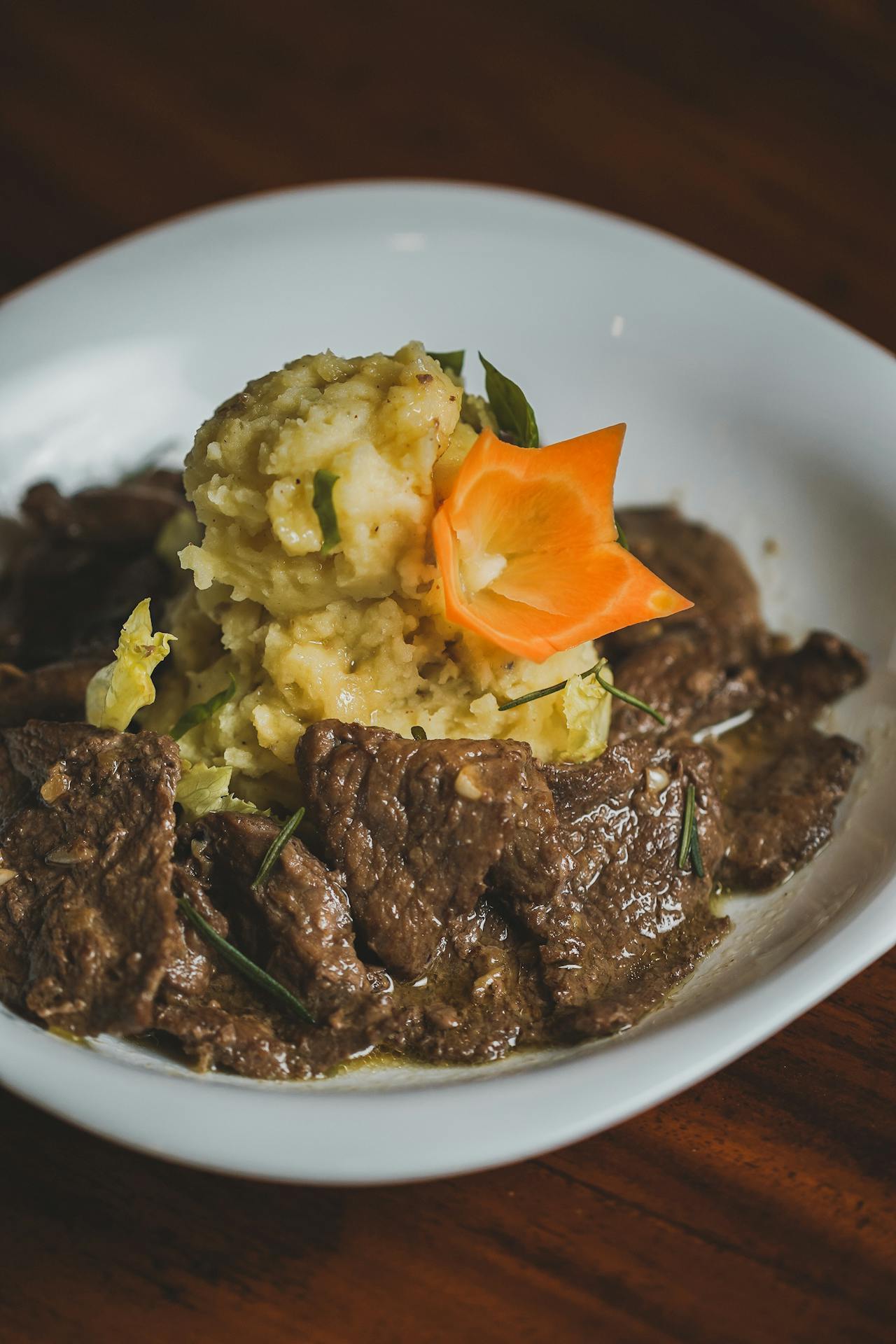 Beef and mashed potatoes